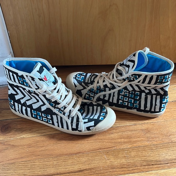 Unique high tops - Picture 1 of 4